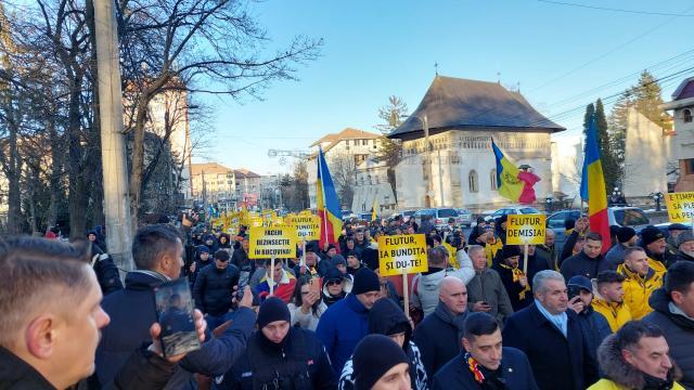 Numărul participanților la miting și marșul de protest a fost de 1.200 de persoane