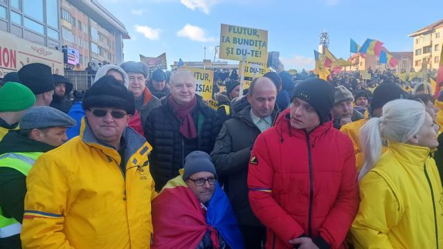 Miting împotriva lui Gheorghe Flutur, cu membri și simpatizanți AUR din județele Suceava, Iași, Botoșani, Neamț, Bistrița-Năsăud și din București