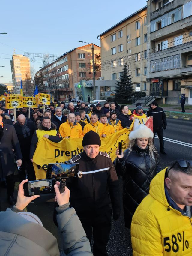 Miting împotriva lui Gheorghe Flutur, cu membri și simpatizanți AUR din județele Suceava, Iași, Botoșani, Neamț, Bistrița-Năsăud și din București