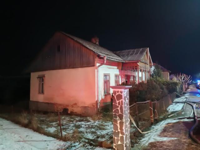 Incendiu suspect la o casă nelocuită din Solca