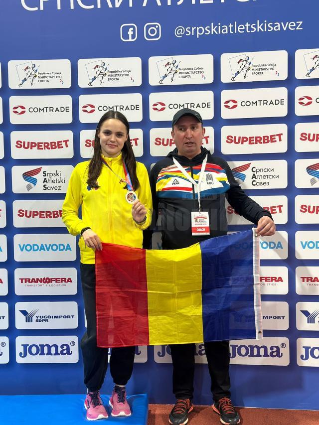 Claudia Ionela Costiuc alături de antrenorul Cristian Prâsneac