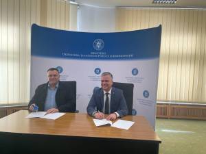 Primarul Danut Candrea a semnat contractul prin programul Anghel Saligny