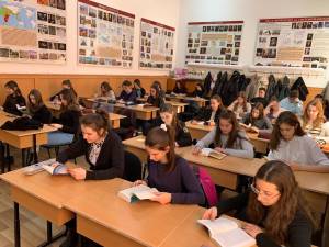 Ziua Internațională a Cititului Împreună, la Colegiul Național „Eudoxiu Hurmuzachi”