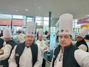 Chef Ovidiu Procopeț, asistent universitar la USV, cu Silviu Cristian Federeac, Chef la Taco Loco Suceava