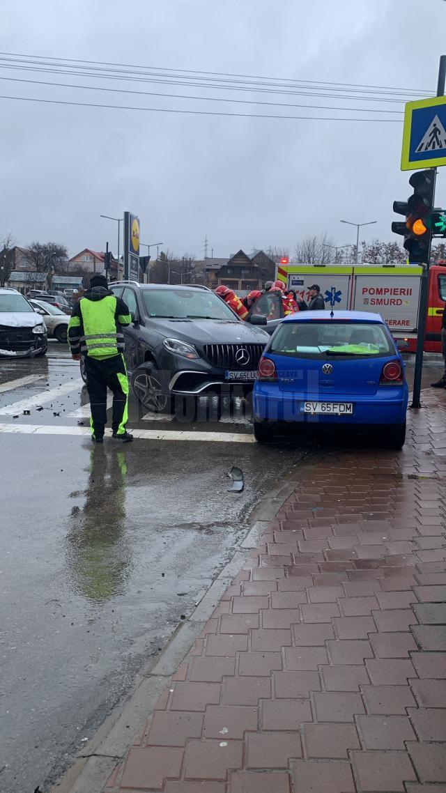 Accident cu trei mașini implicate în intersecția din fața Lidl Burdujeni