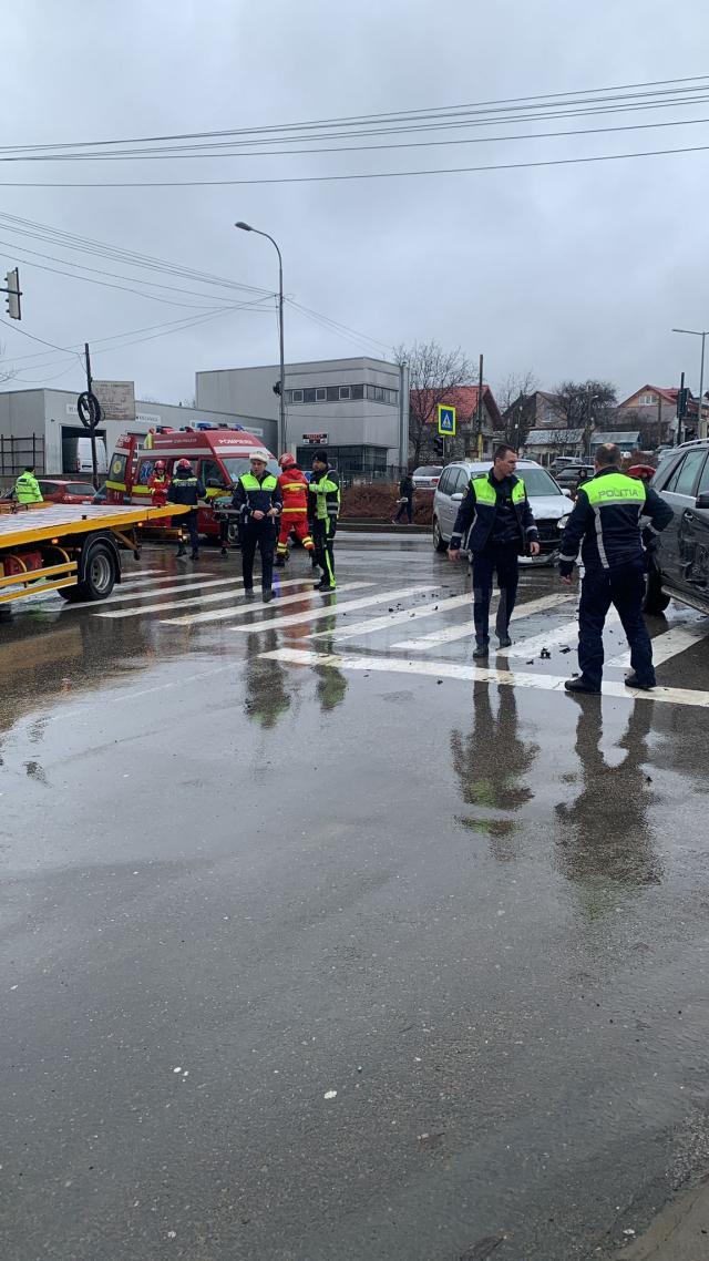 Accident cu trei mașini implicate în intersecția din fața Lidl Burdujeni