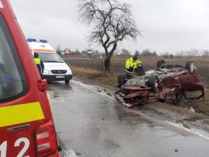 Grav accident, cu patru bărbați cu multiple traumatisme, la ieșirea din Rădăuți spre Gălănești