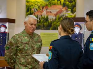 General locotenent Ciprian Marin, in vizita la Campulung  Foto: Laurențiu Sbiera