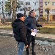 Aflat în inspecție în teren, viceprimarul Lucian Harșovschi a solicitat constructorului să nu mai abandoneze lucrările, ca anul trecut, ci să lucreze din plin. cât vremea le permite