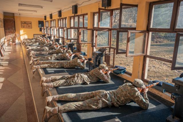 Ziua Internațională a Sportului Militar, la Câmpulung Moldovenesc. Foto elev fruntaș Matei Trofin