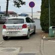 Mașina de poliție lăsată exact în același loc