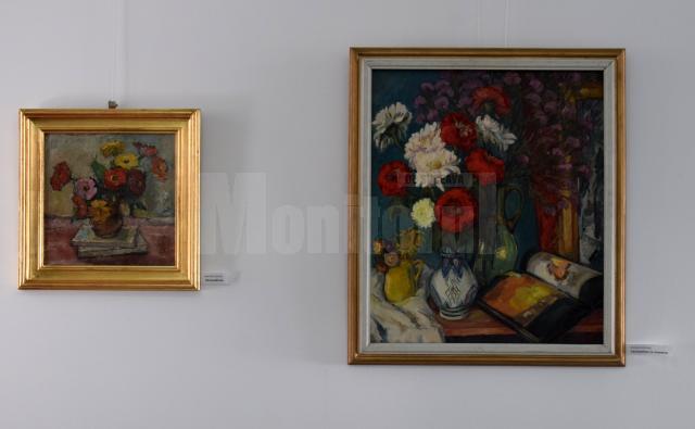 Lucrări din expoziţia de pictură „Armonii florale”