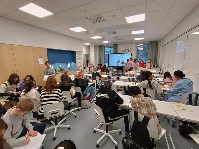 Elevi și profesori de la Școala Gimnazială Nr. 4 Suceava, într-o mobilitate de grup Erasmus+ în Finlanda