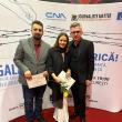 Jurnalistul sucevean Paul Ciurari (stanga), premiat de CNA pentru activitatea din zonele de conflict