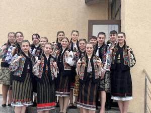 Grupul vocal-folcloric „Flori de merișor", Premiul I la Concursul „Bucovina - tradiție, cultură, spiritualitate”
