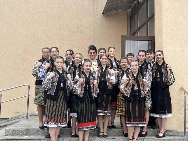Grupul vocal-folcloric „Flori de merișor", Premiul I la Concursul „Bucovina - tradiție, cultură, spiritualitate”