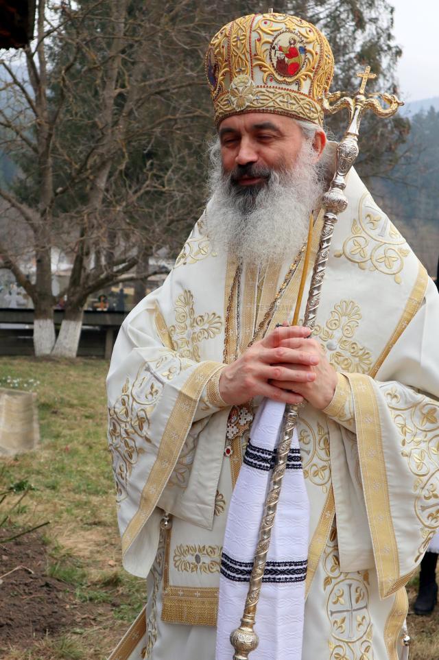 Liturghie arhierească și slujbă de pomenire pentru prima stareță a Mănăstirii Voroneț