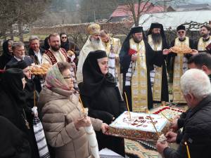 Liturghie arhierească și slujbă de pomenire pentru prima stareță a Mănăstirii Voroneț