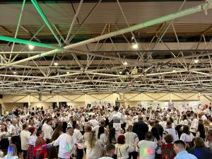 Balul românilor din Anglia, o sărbătoare a voioșiei și a bunului-gust, a adunat și în acest an peste 600 de participanți