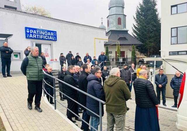 Constantin Curelar a primit un ultim omagiu in fata Patinoarului Areni