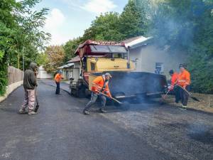 Trei companii de constructii liciteaza pentru asfaltarea străzii Dobrilă Eugen, din Burdujeni Sat