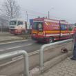 Un adolescent de 17 ani a ajuns la spital după ce mopedul pe care îl conducea a intrat într-o mașină