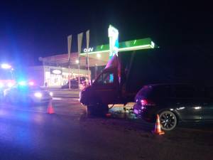 A intrat violent într-o autoutilitară din cauza unui șofer care a forțat ieșirea din benzinărie