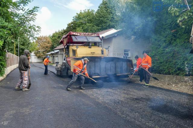 Trei companii de construcții licitează pentru asfaltarea străzii Dobrilă Eugen, din Burdujeni Sat