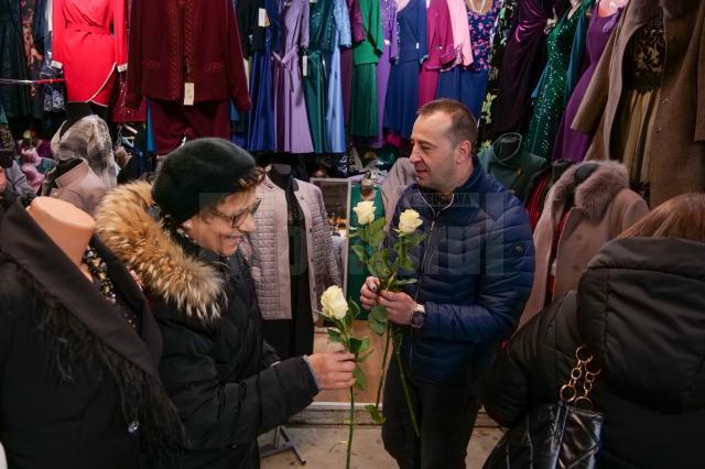 Lucian Harșovschi a împărțit flori zilnic de la 1 Martie și o va face și pe 8 Martie 5