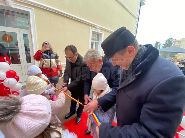 Inaugurarea școlii