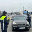 Polițiștii au împărțit flori la 249 de doamne, cifra reprezentând numărul femeilor agresate de la începutul anului