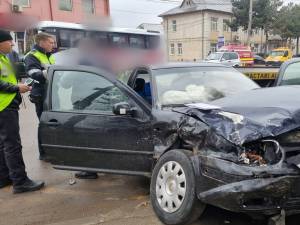 Accident între un autocar și un autoturism, în Suceava