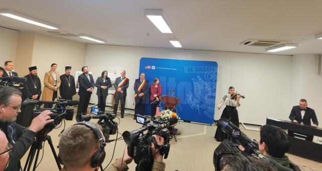 ”Balada” lui Ciprian Porumbescu, interpretată la pian și vioară, a încheiat vernisarea expoziției organizată de Ambasada SUA, în parteneriat cu Ministerul Afacerilor Externe al României și Agerpres