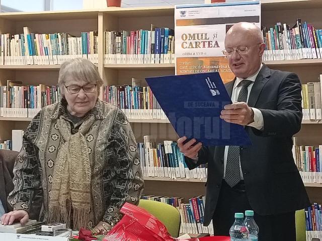 O diploma de excelenta a fost primita de Alexandrina Cernov din partea conducerii USV