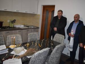 Primarul Tomiță Onisii a participat la predarea casei pentru familia cu șapte copii