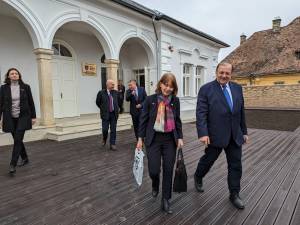 Ambasadorul SUA în România a vizitat Memorialul Holocaustului din orașul Siret