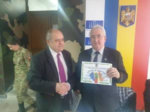 Primarul Sucevei, Ion Lungu, a oferit o ”Diplomă de excelență” Asociației Județene a Cadrelor Militare în Rezervă și Retragere - Fliliala Suceava ”Petru I Mușat”