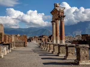Cum se trăia în Pompeii înainte ca orașul să fie îngropat în cenușă?
