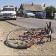 Femeie, lovită pe o trecere de pietoni de un biciclist neatent