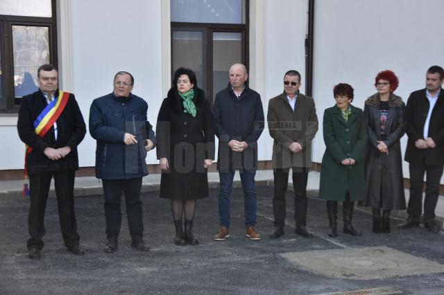 Autorități județene, locale și parlamentari au fost alături de primarul Traian Iliesi la inaugurarea școlii