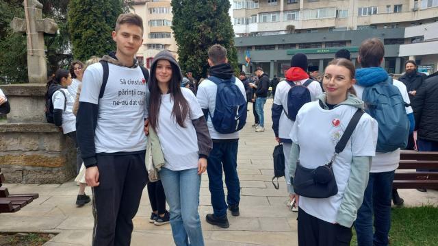 Aproximativ 1.500 de oameni au participat, duminică, la „Marșul pentru Viață”, în municipiul Suceava