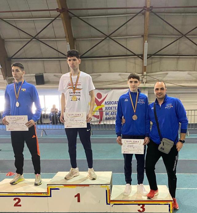 Antrenorul Iustin Tătărău, alături de sportivul Mateo Caleb Strelciuc