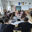 Elevi ai liceului din Liteni în clase