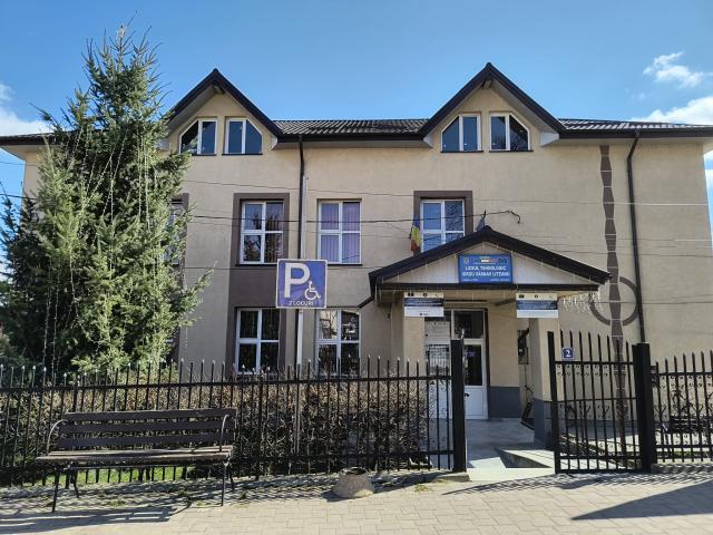 Liceul din Liteni - corpul de clădire principal