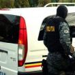 Razie a poliției pentru prinderea a doi suspecți de furturi care se ascundeau