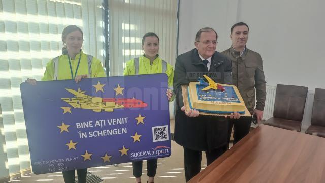 Prima cursă aeriană din Schengen a aterizat la Suceava de la Milano, cu 230 de pasageri la bord