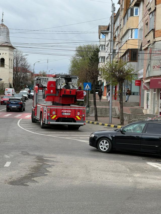 Trafic restricționat în zona Teatrului