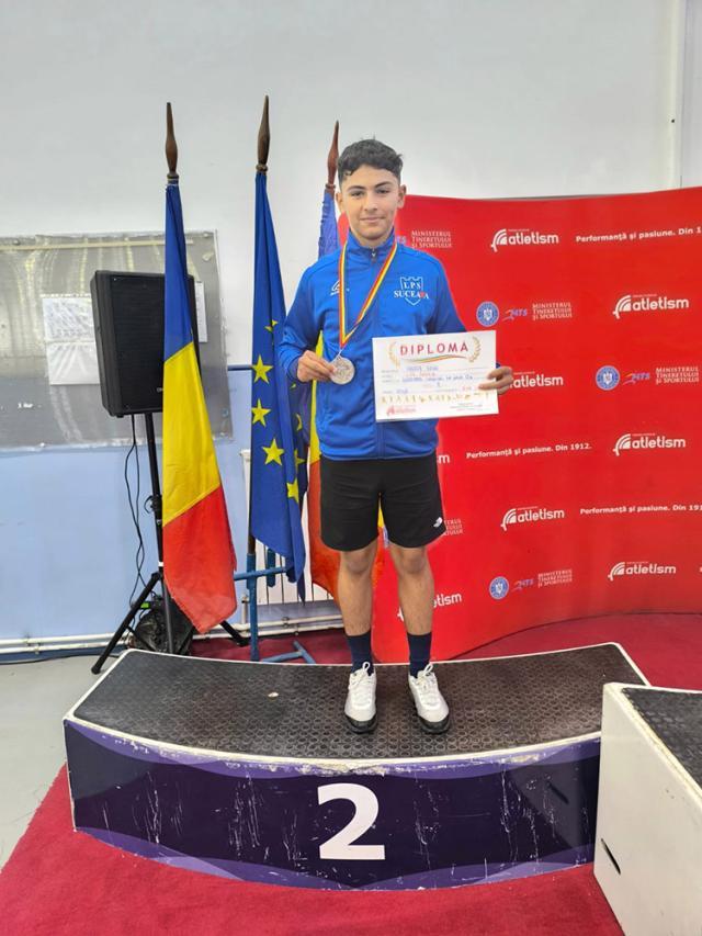 Suceveanul Denis Precub a devenit vicecampion național de juniori la atletism