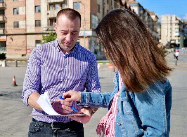 Lucian Harșovschi a început să strângă semnături de susținere din partea alegătorilor în zona centrală a municipiului, unde este ridicat și cortul PNL