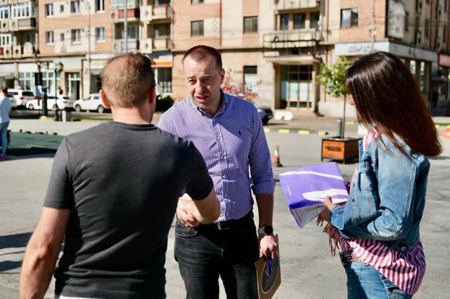 Lucian Harșovschi a început să strângă semnături de susținere din partea alegătorilor în zona centrală a municipiului, unde este ridicat și cortul PNL